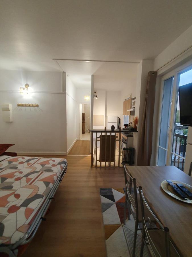 Voisin De Louis Xiv,Free Parking Appartement Versailles Buitenkant foto